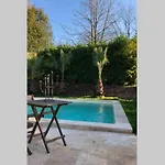 Normand Avec Sa Grande Piscine Chauffee Toute L Annee Sur Parc Arbore Et Clos En Plein Coeur De La Campagne Adapte Aux Kids Et Dog Friendly Vila