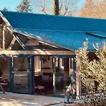 Vila Normand Avec Sa Grande Piscine Chauffee Toute L Annee Sur Parc Arbore Et Clos En Plein Coeur De La Campagne Adapte Aux Kids Et Dog Friendly *