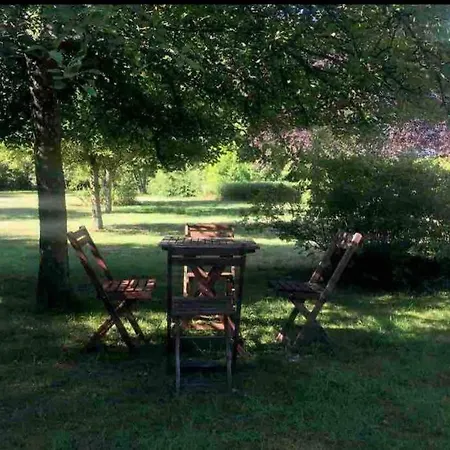 빌라 Normand Avec Sa Grande Piscine Chauffee Toute L Annee Sur Parc Arbore Et Clos En Plein Coeur De La Campagne Adapte Aux Kids Et Dog Friendly *