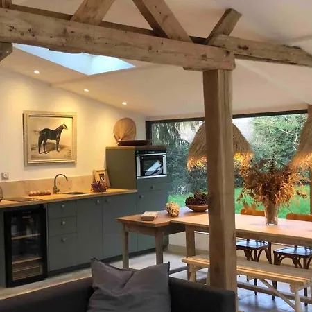 Normand Avec Sa Grande Piscine Chauffee Toute L Annee Sur Parc Arbore Et Clos En Plein Coeur De La Campagne Adapte Aux Kids Et Dog Friendly וילה Saint-Antonin-de-Sommaire