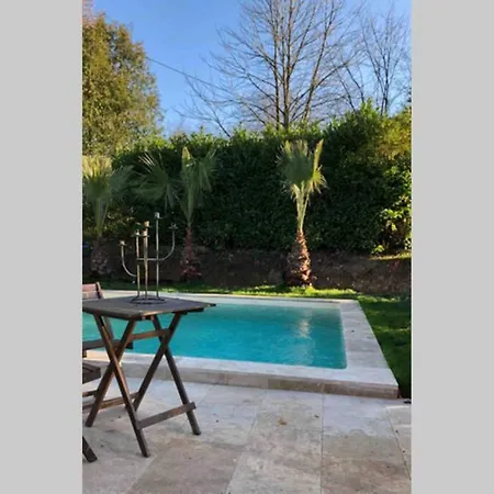 Normand Avec Sa Grande Piscine Chauffee Toute L Annee Sur Parc Arbore Et Clos En Plein Coeur De La Campagne Adapte Aux Kids Et Dog Friendly וילה