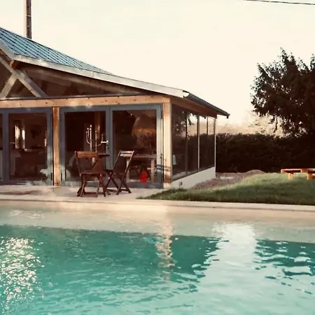 Normand Avec Sa Grande Piscine Chauffee Toute L Annee Sur Parc Arbore Et Clos En Plein Coeur De La Campagne Adapte Aux Kids Et Dog Friendly *