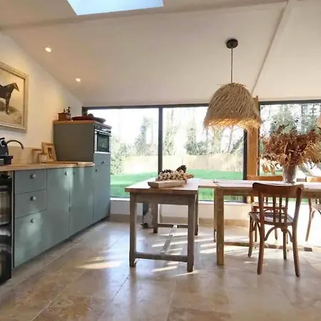 Normand Avec Sa Grande Piscine Chauffee Toute L Annee Sur Parc Arbore Et Clos En Plein Coeur De La Campagne Adapte Aux Kids Et Dog Friendly Saint-Antonin-de-Sommaire