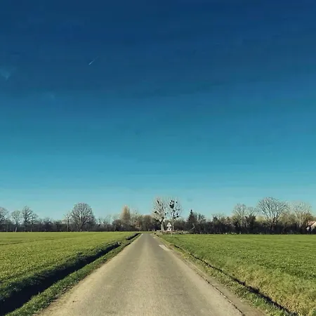Normand Avec Sa Grande Piscine Chauffee Toute L Annee Sur Parc Arbore Et Clos En Plein Coeur De La Campagne Adapte Aux Kids Et Dog Friendly 빌라 *