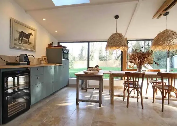 Normand Avec Sa Grande Piscine Chauffee Toute L Annee Sur Parc Arbore Et Clos En Plein Coeur De La Campagne Adapte Aux Kids Et Dog Friendly Saint-Antonin-de-Sommaire